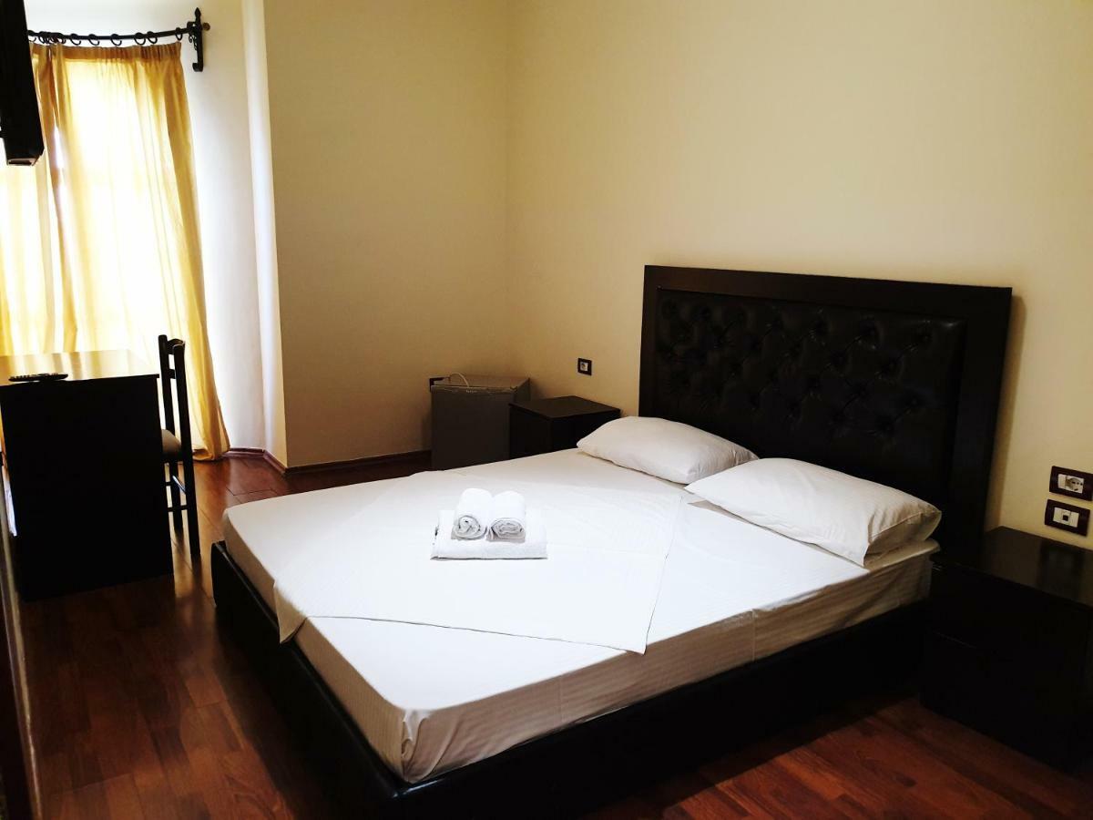 Guesthouse Central Sarande - 777 외부 사진
